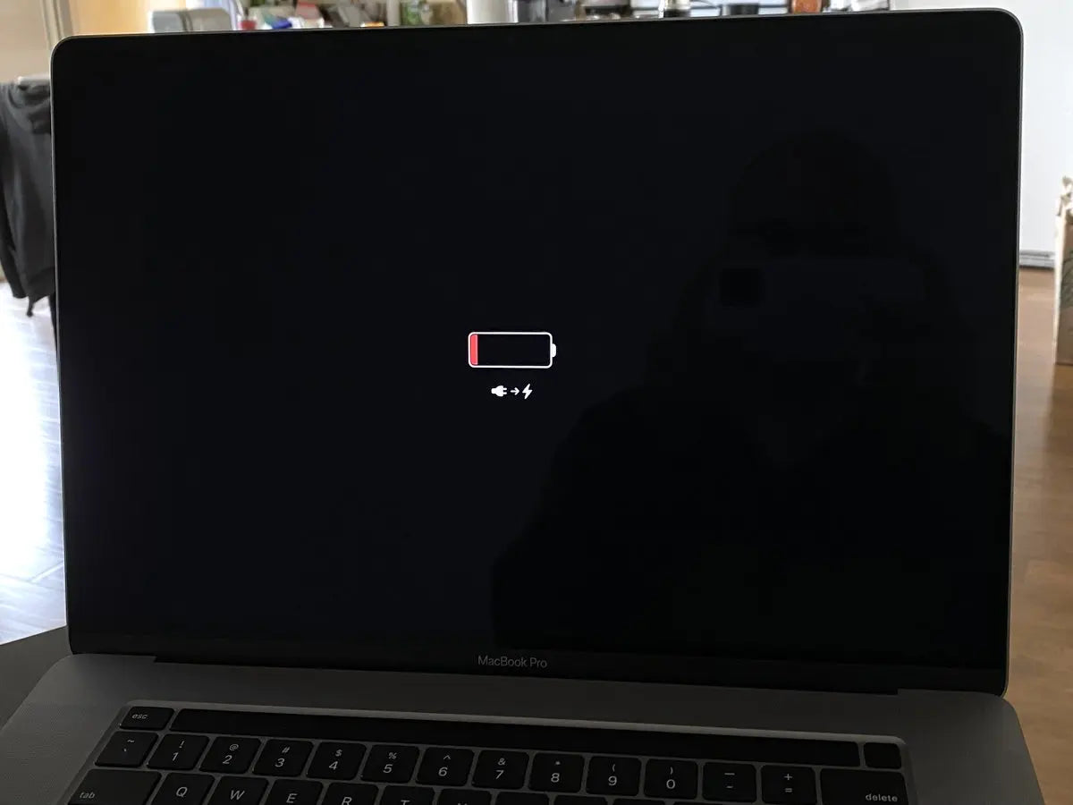 No-actualices-aún-a-macOS-Monterey-12.2-Un-bug-puede-hacer-que-tu-MacBook-agote-su-batería-mientras-duerme iStore Costa Rica