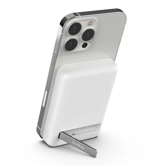 BoostCharge - Batería externa inalámbrica y magnética de 5000 mAh + soporte - Belkin Belkin