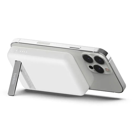 BoostCharge - Batería externa inalámbrica y magnética de 5000 mAh + soporte - Belkin Belkin