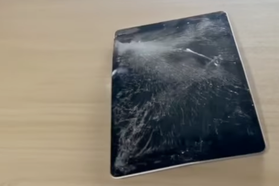 Cargar vídeo: Reparamos tu iPad como por arte de magia